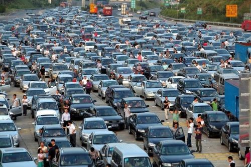 昂佳汽車(chē)應(yīng)急啟動(dòng)電源 國(guó)慶高速擁堵